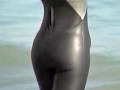 Candid Video From Beach With Girl In Tight Spandex Costume 03d